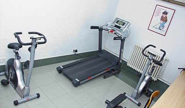 Máquinas en el gimnasio